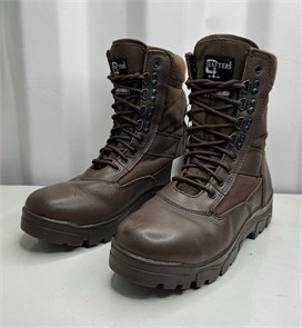{{productViewItem.photos[photoViewList.activeNavIndex].Alt || productViewItem.photos[photoViewList.activeNavIndex].Description || 'Ботинки &quot;Grafters M668B&quot; 40 р-р'}}