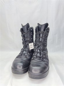 {{productViewItem.photos[photoViewList.activeNavIndex].Alt || productViewItem.photos[photoViewList.activeNavIndex].Description || 'Ботинки &quot;Kampstiefel&quot; Б/У'}}