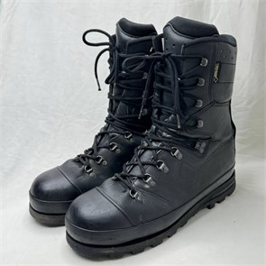 {{productViewItem.photos[photoViewList.activeNavIndex].Alt || productViewItem.photos[photoViewList.activeNavIndex].Description || 'Ботинки &quot;Haix Climber&quot; черные 43 р-р'}}