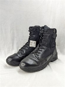 {{productViewItem.photos[photoViewList.activeNavIndex].Alt || productViewItem.photos[photoViewList.activeNavIndex].Description || 'Ботинки &quot;Magnum Strike Force 8.0 DSZ&quot; 45 р-р.'}}